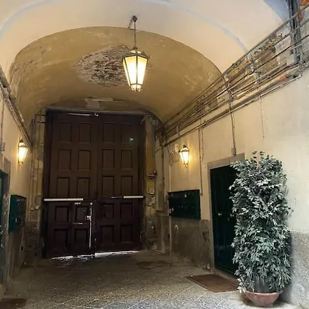 Maison Olivia, Nuovo In Zona Chiaia Apartment *