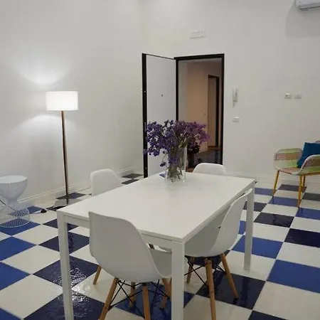 Maison Olivia, Nuovo In Zona Chiaia Apartment *