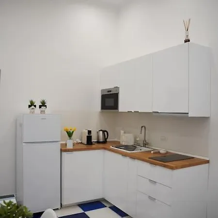 Maison Olivia, Nuovo In Zona Chiaia