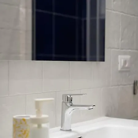 Maison Olivia, Nuovo In Zona Chiaia Apartment Naples