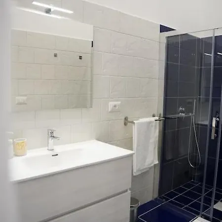 Maison Olivia, Nuovo In Zona Chiaia