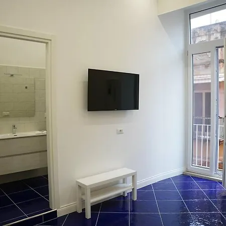 Maison Olivia, Nuovo In Zona Chiaia * Naples