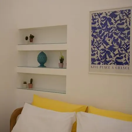Maison Olivia, Nuovo In Zona Chiaia