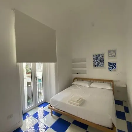 Maison Olivia, Nuovo In Zona Chiaia Apartment Naples